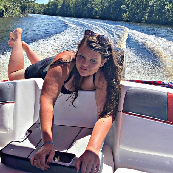 Meet your Posher, Kelly - Picture 1 of 14